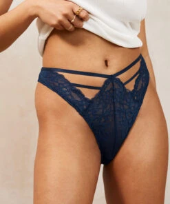 Brazilian Mit Hohem Beinausschnitt Clara