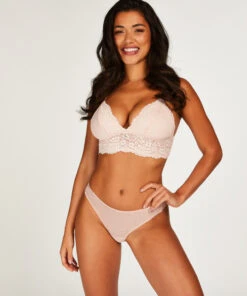 Invisible String Stripe Mesh