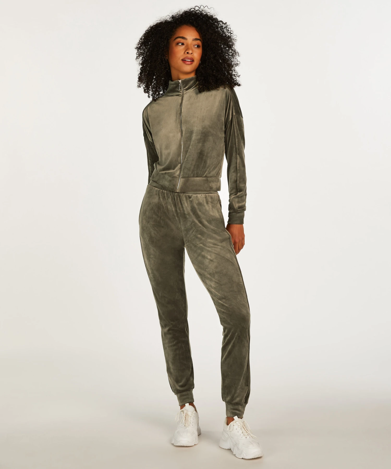 Petite Jogginghose Velours 3 Petite Jogginghose Velours