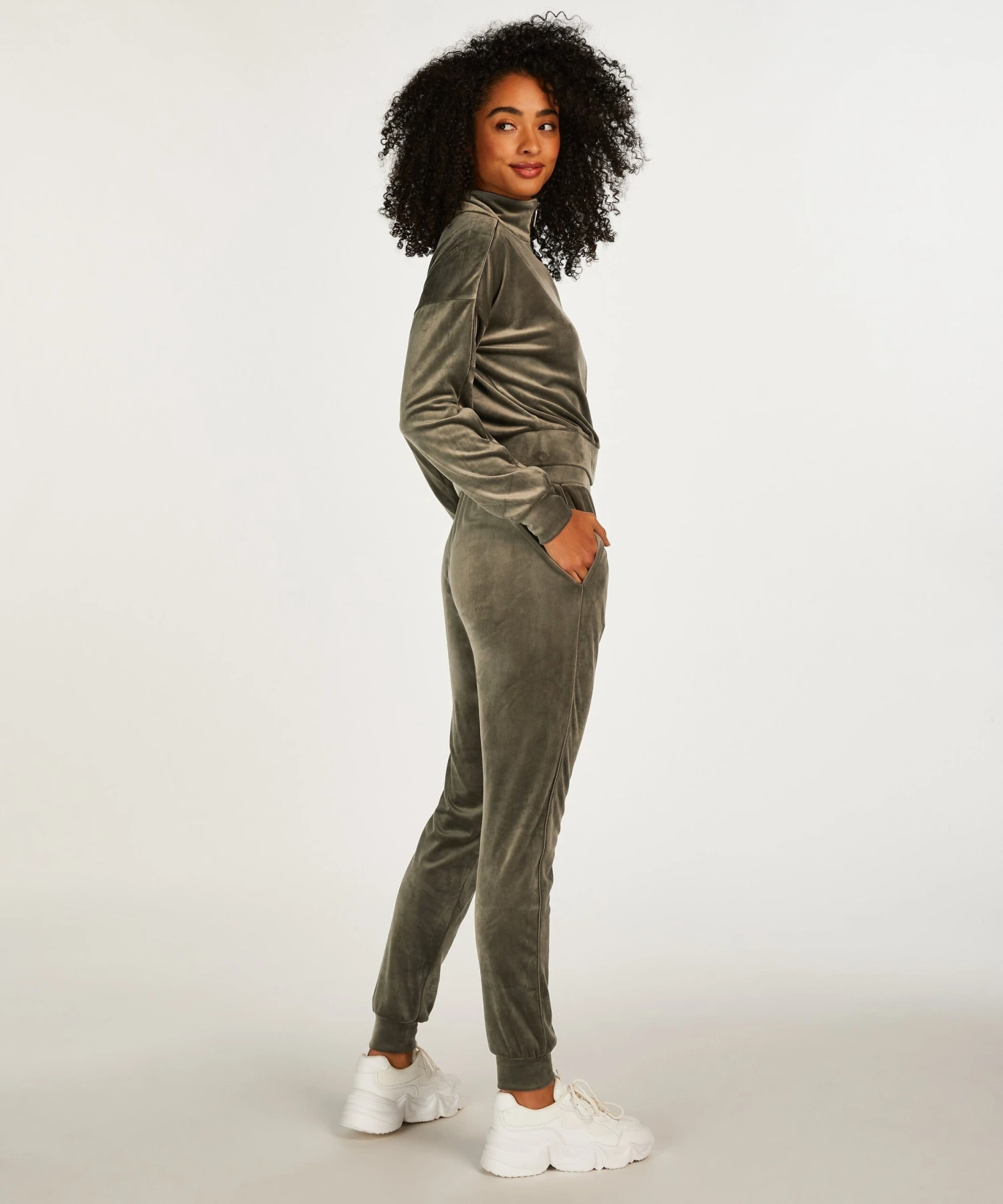 Tall Jogginghose Aus Velours 5 Tall Jogginghose Aus Velours – Bild 3