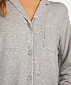 Langärmeliges Jersey-Hemdkleid Essential 8 Langärmeliges Jersey-Hemdkleid Essential -Modische Unterwäsche 201749 2